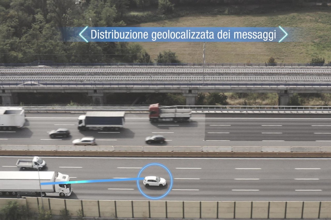 Volkswagen Golf: test di guida auto connessa sulla A4 Torino-Milano