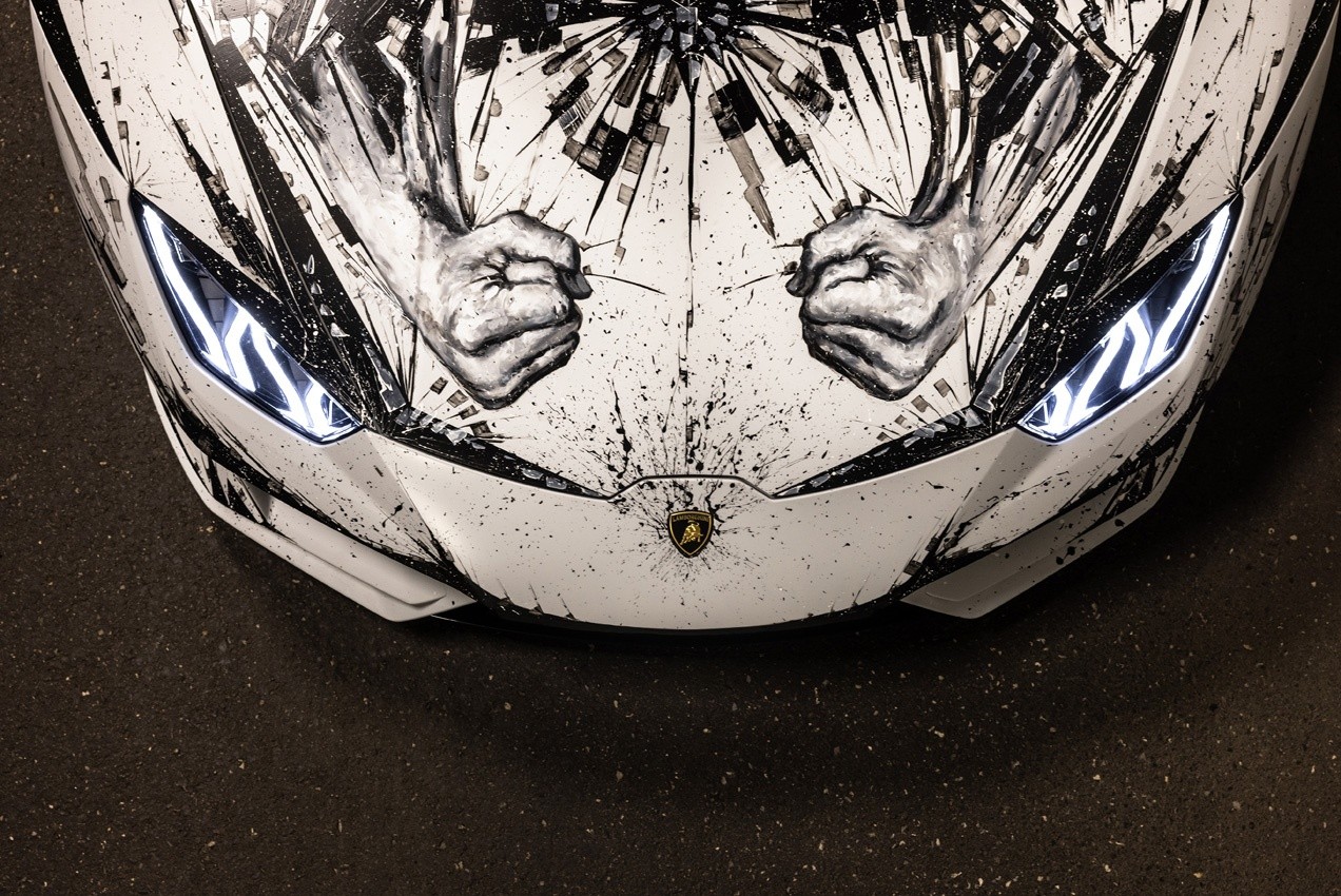 Minotauro: la Lamborghini Huracan Evo dipinta da Paolo Troilo