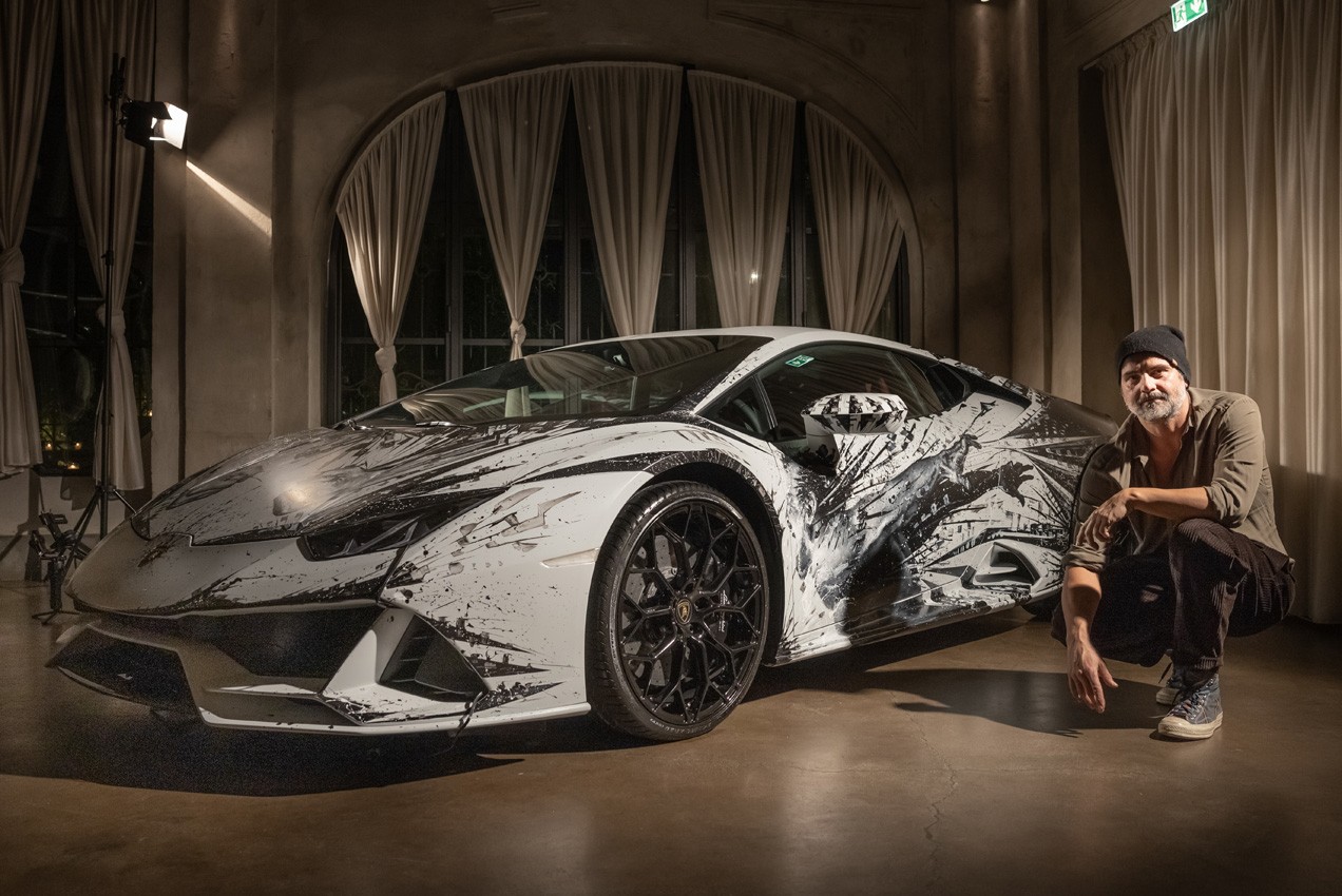 Minotauro: la Lamborghini Huracan Evo dipinta da Paolo Troilo