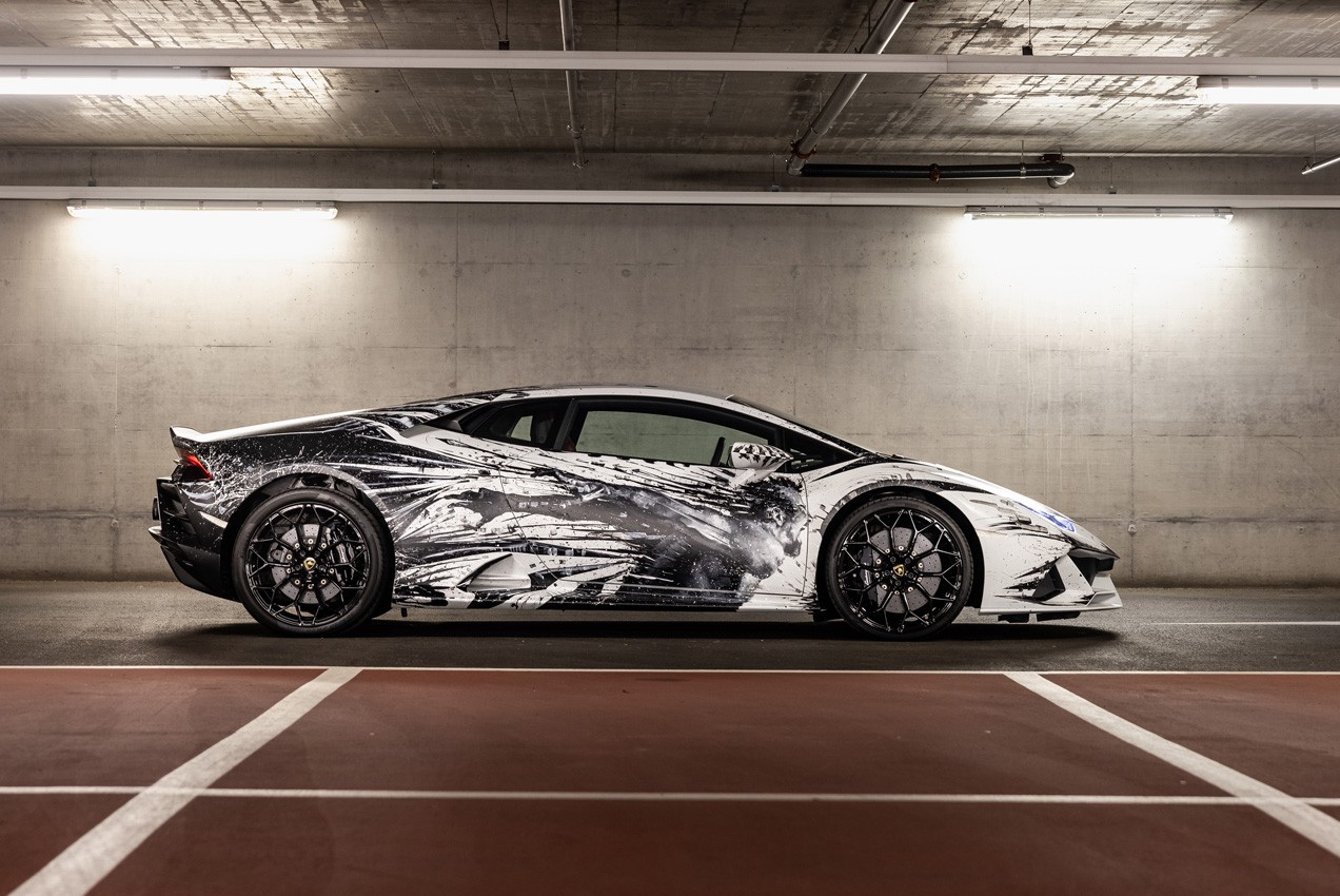 Minotauro: la Lamborghini Huracan Evo dipinta da Paolo Troilo