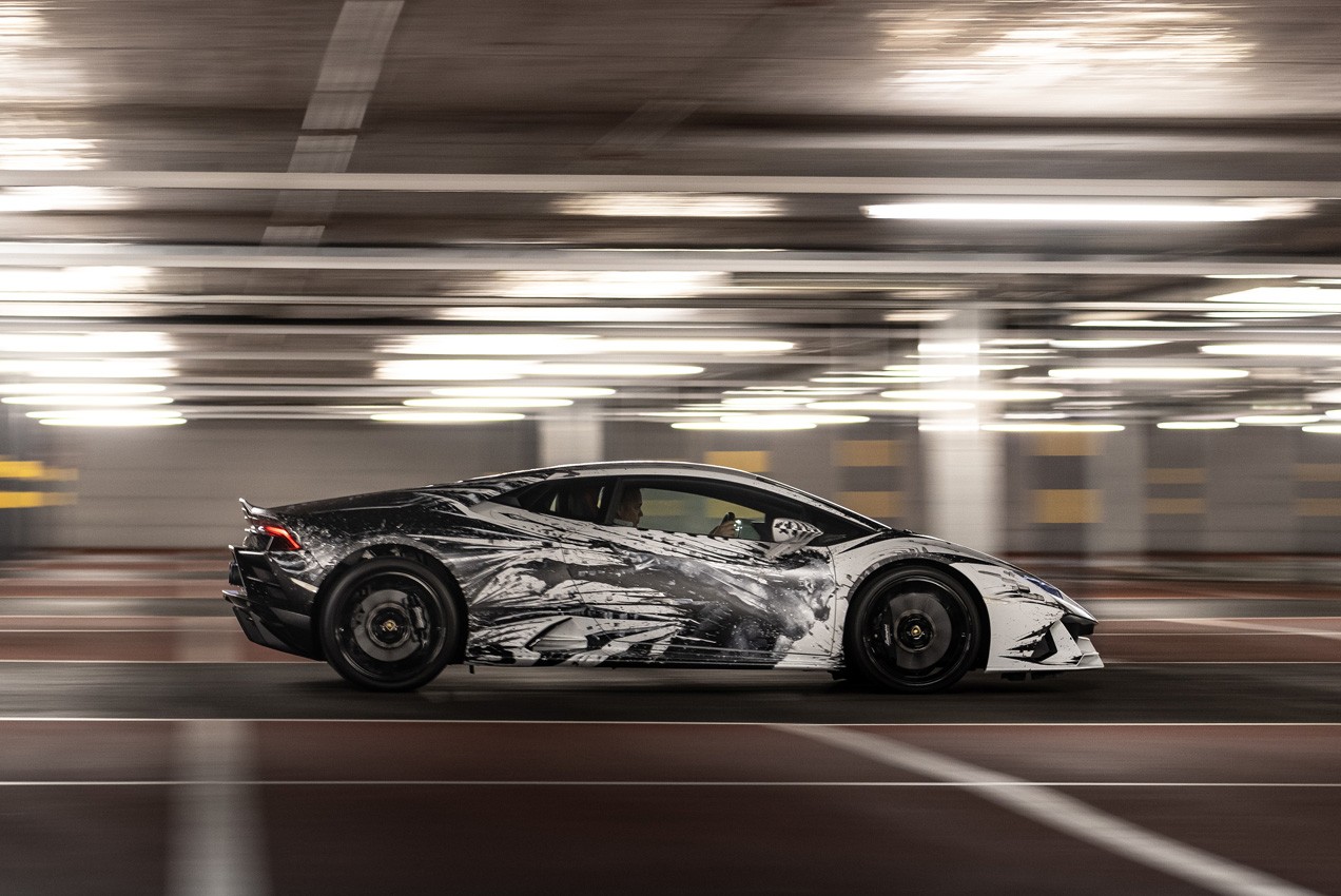 Minotauro: la Lamborghini Huracan Evo dipinta da Paolo Troilo