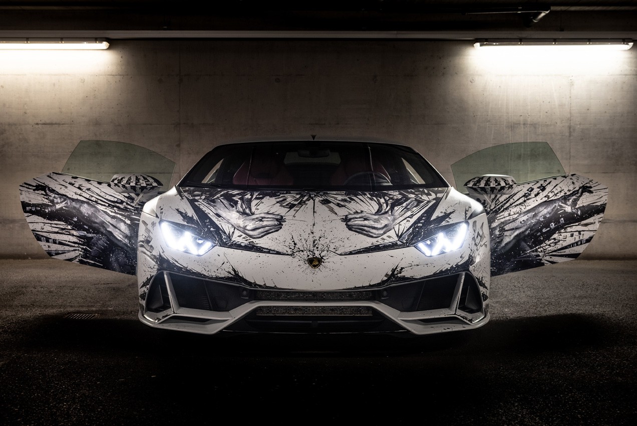 Minotauro: la Lamborghini Huracan Evo dipinta da Paolo Troilo