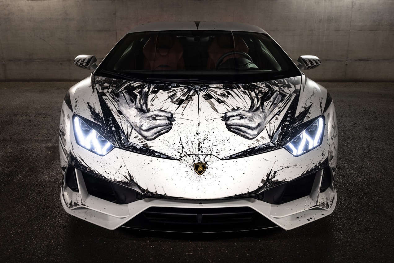 Minotauro: la Lamborghini Huracan Evo dipinta da Paolo Troilo