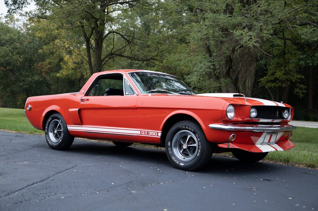 Ford Mustang 1966 trasformata pickup