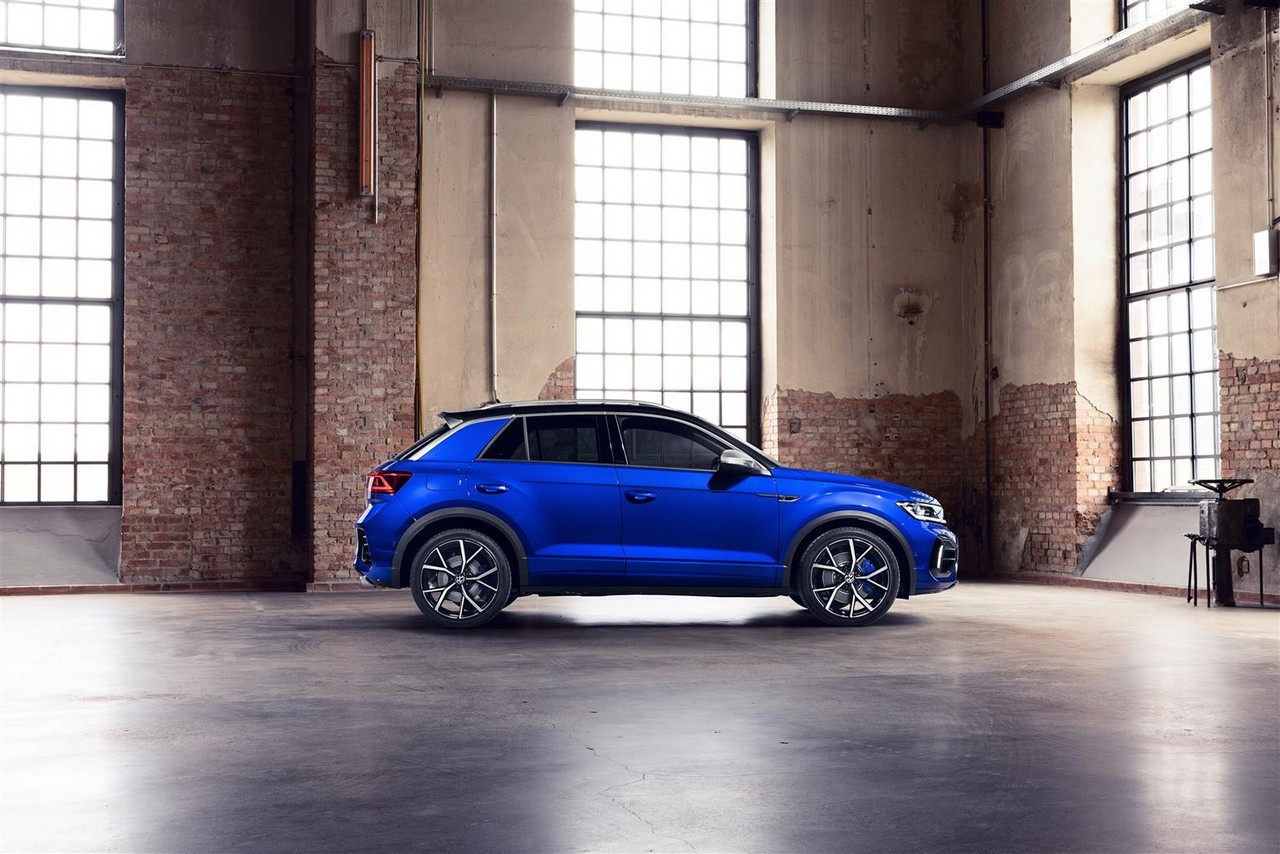 Volkswagen T-Roc 2022: immagini ufficiali