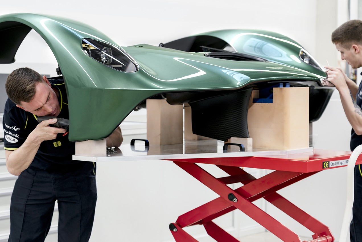 Aston Martin Valkyrie: prodotta la prima unità