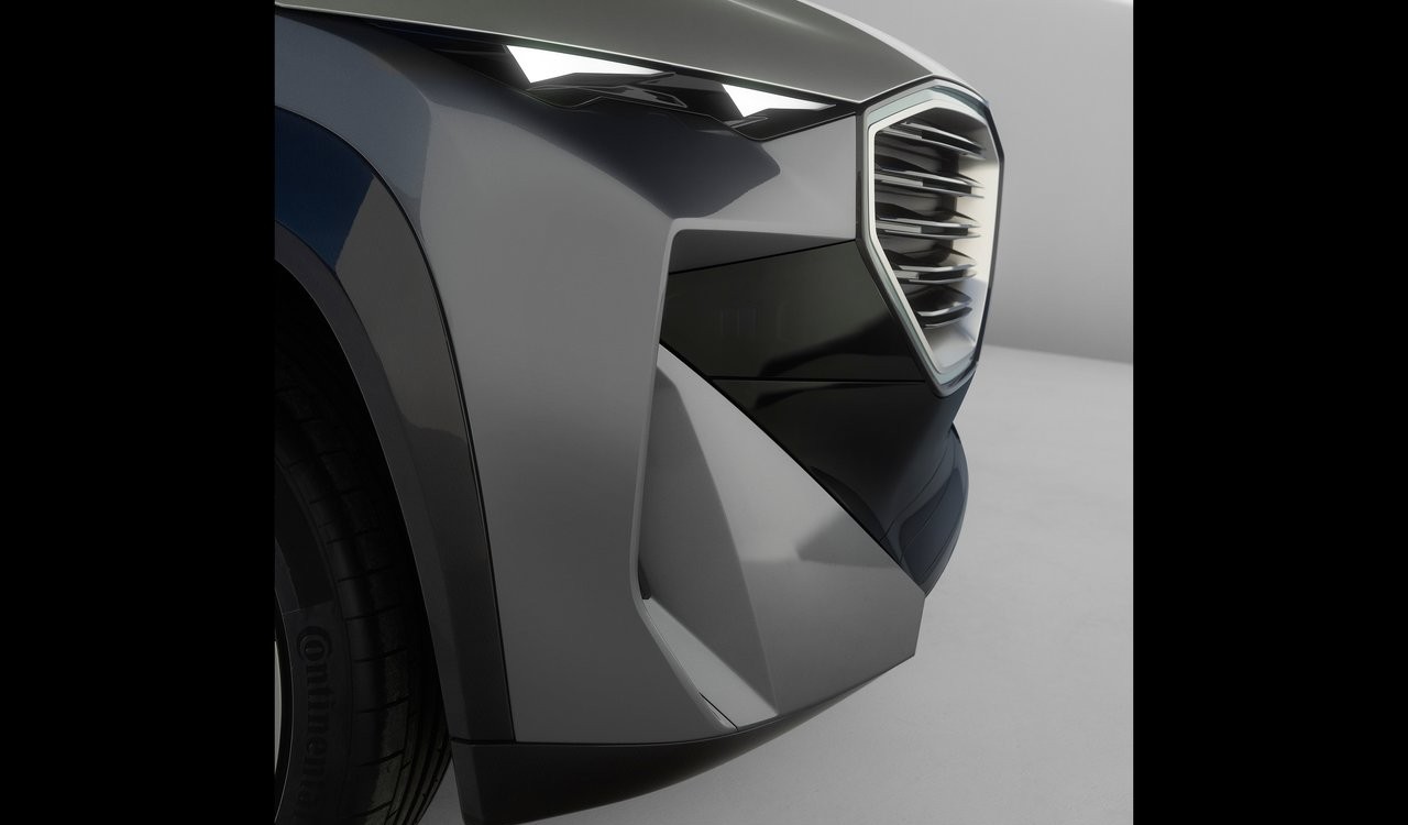 BMW Concept XM: le immagini ufficiali