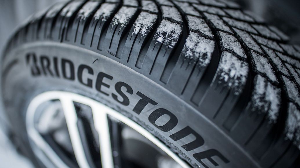 Bridgestone Blizzak LM005: le immagini ufficiali