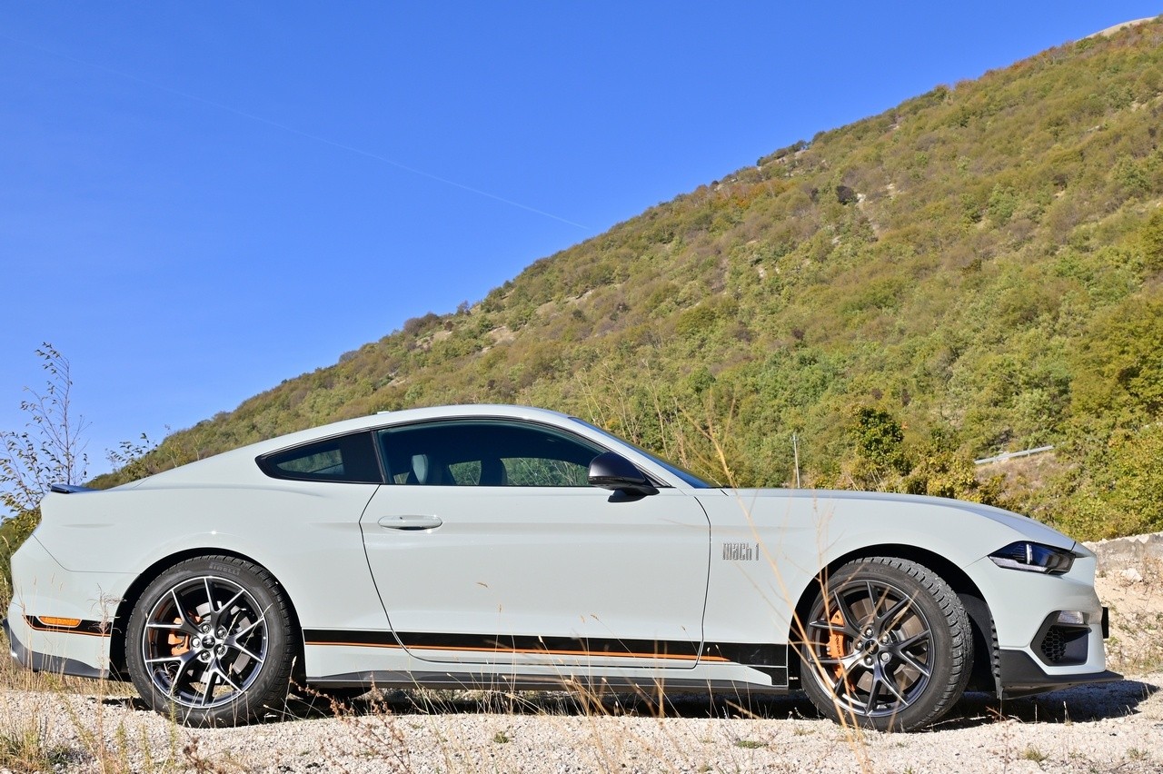 Ford Mustang Mach-1: la prova su strada