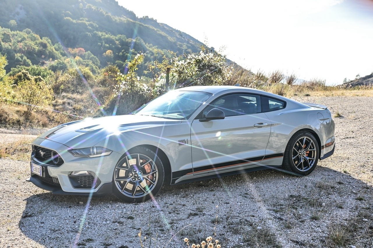 Ford Mustang Mach-1: la prova su strada