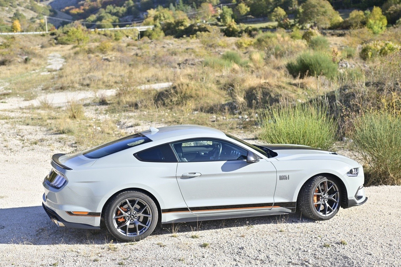 Ford Mustang Mach-1: la prova su strada