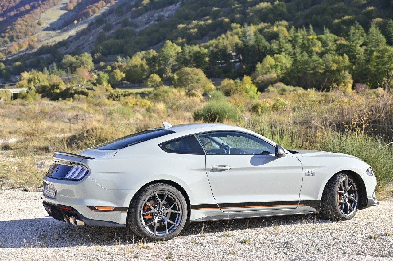 Ford Mustang Mach-1: la prova su strada