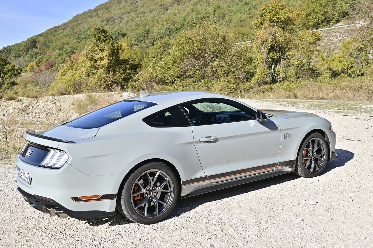 Ford Mustang Mach-1: la prova su strada