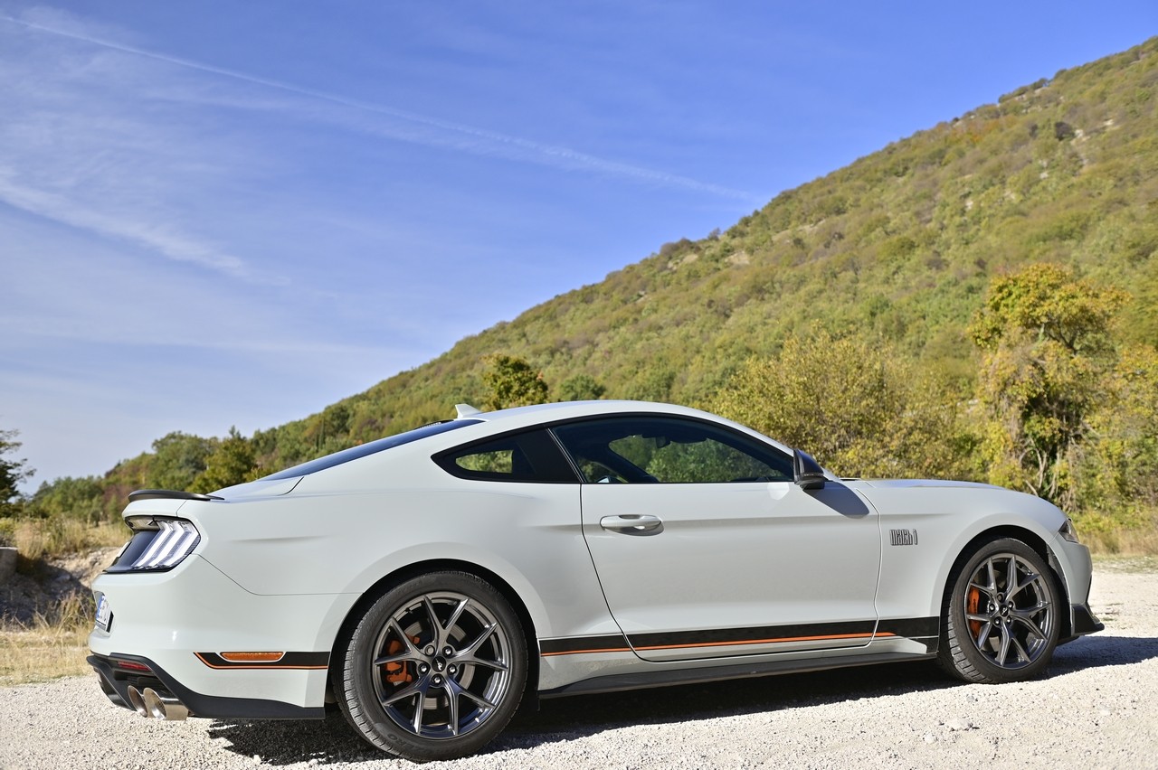 Ford Mustang Mach-1: la prova su strada