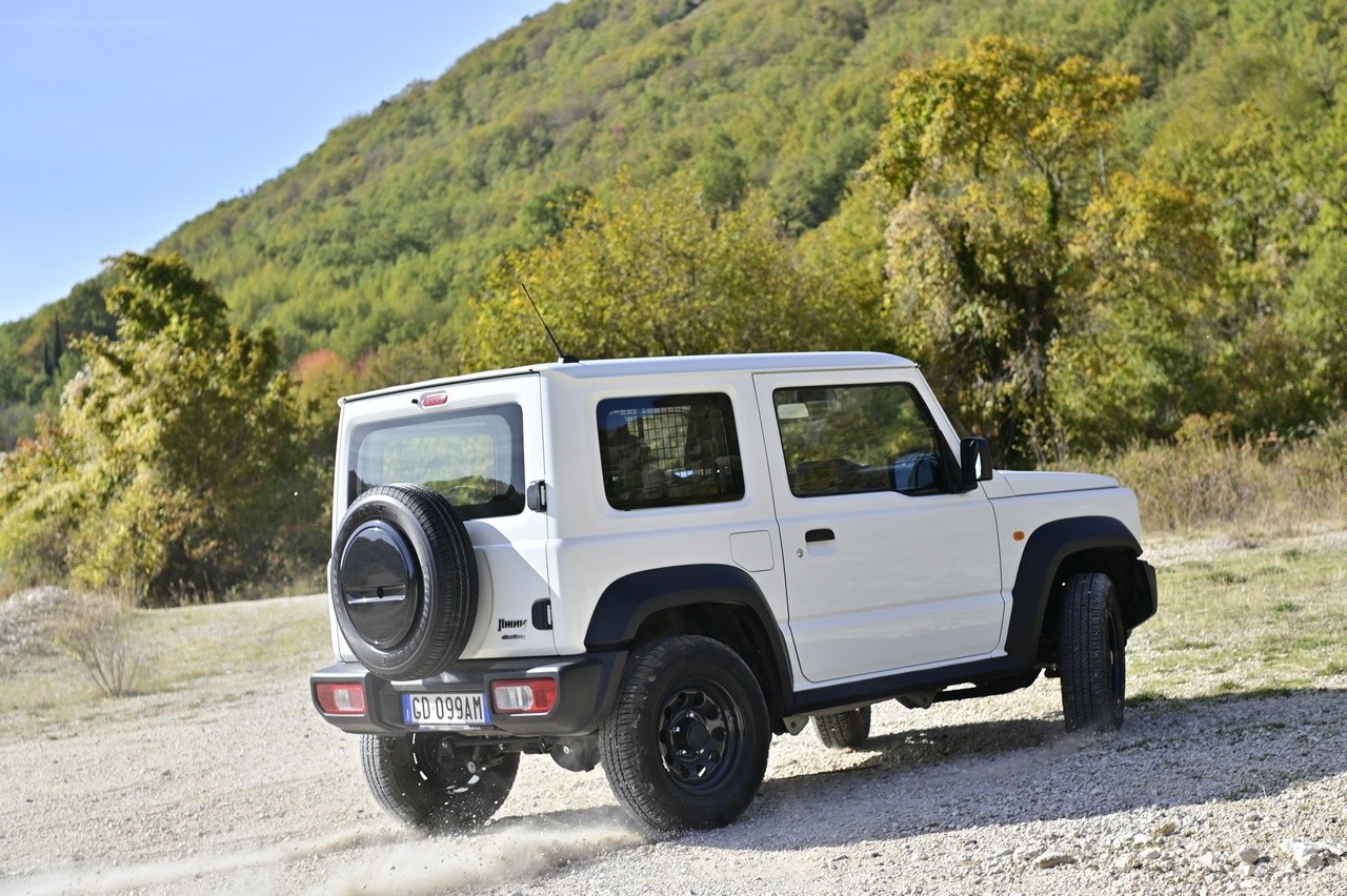 Suzuki Jimny Pro: prova su strada