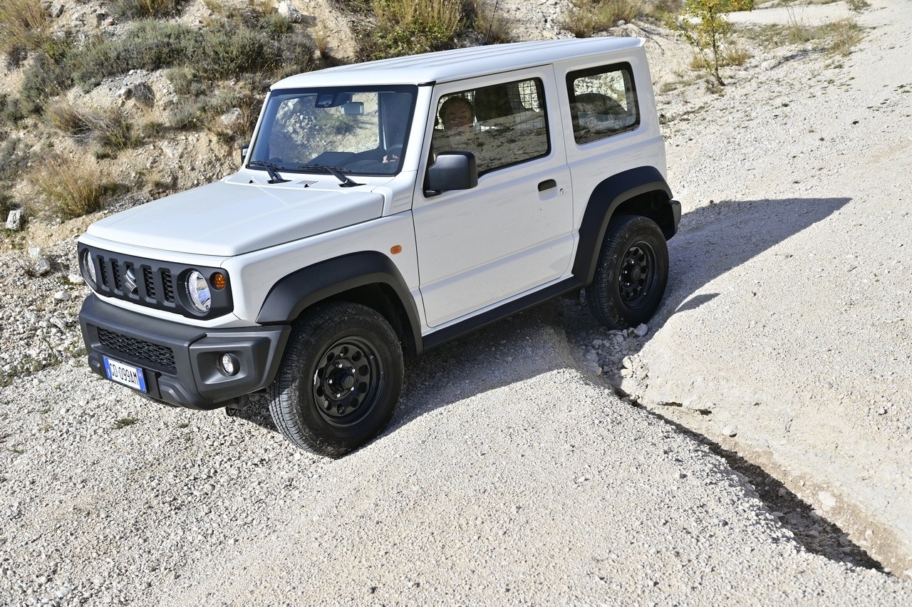 Suzuki Jimny Pro: prova su strada