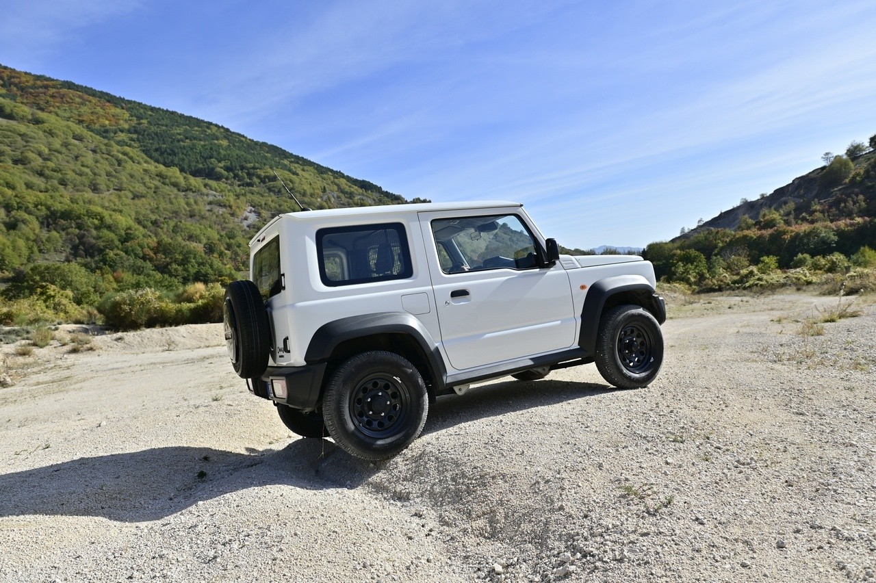 Suzuki Jimny Pro: prova su strada