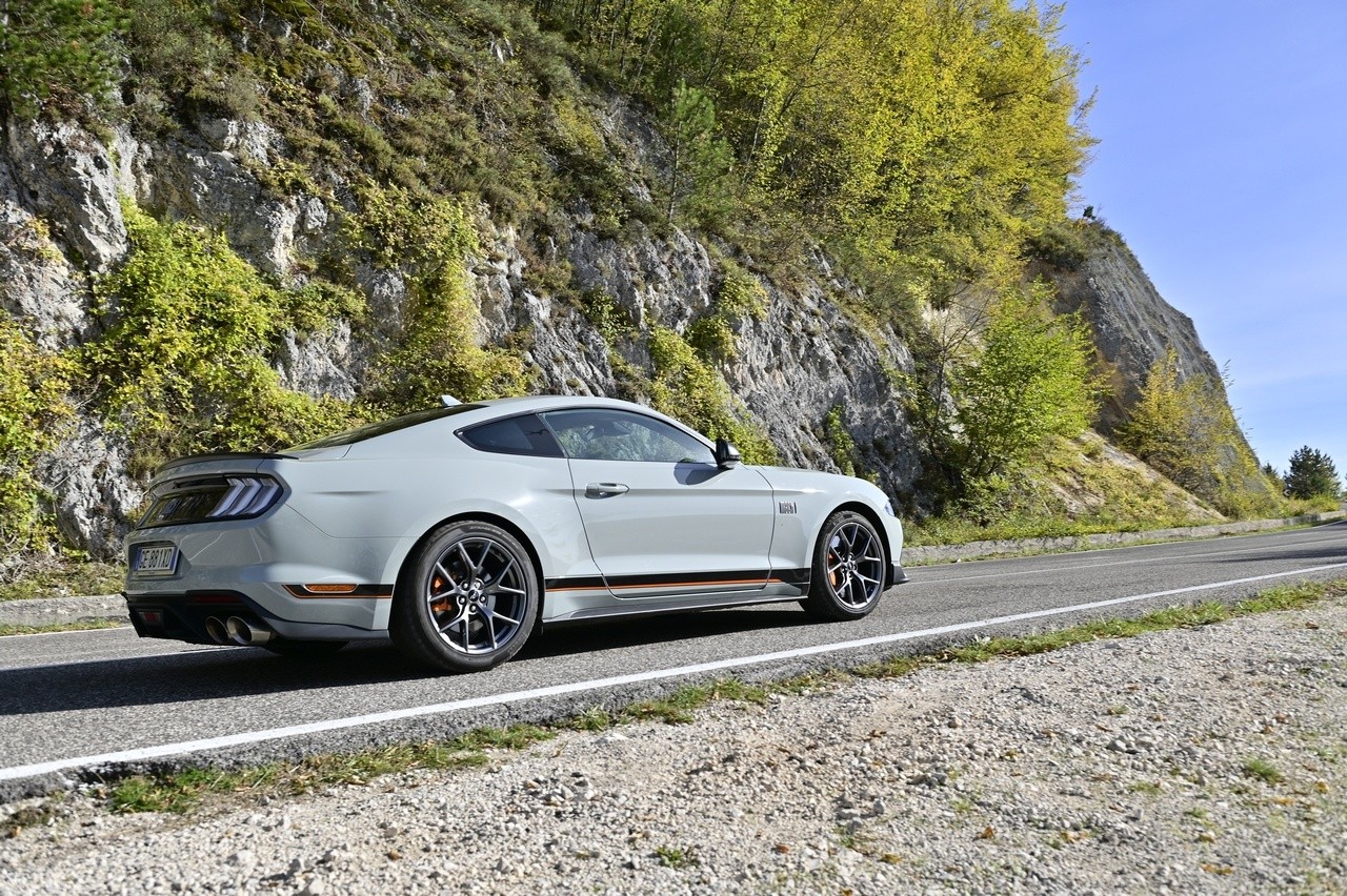 Ford Mustang Mach-1: la prova su strada