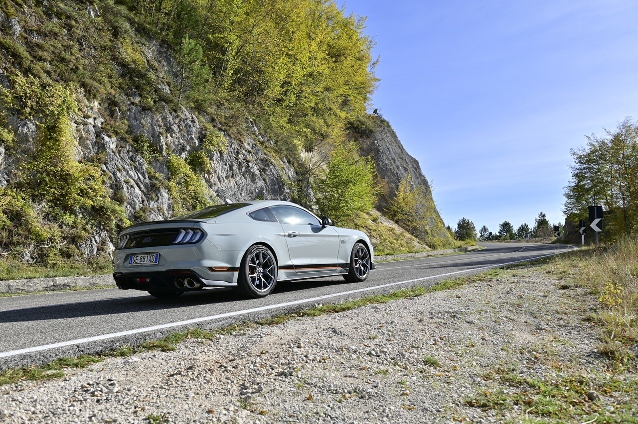 Ford Mustang Mach-1: la prova su strada