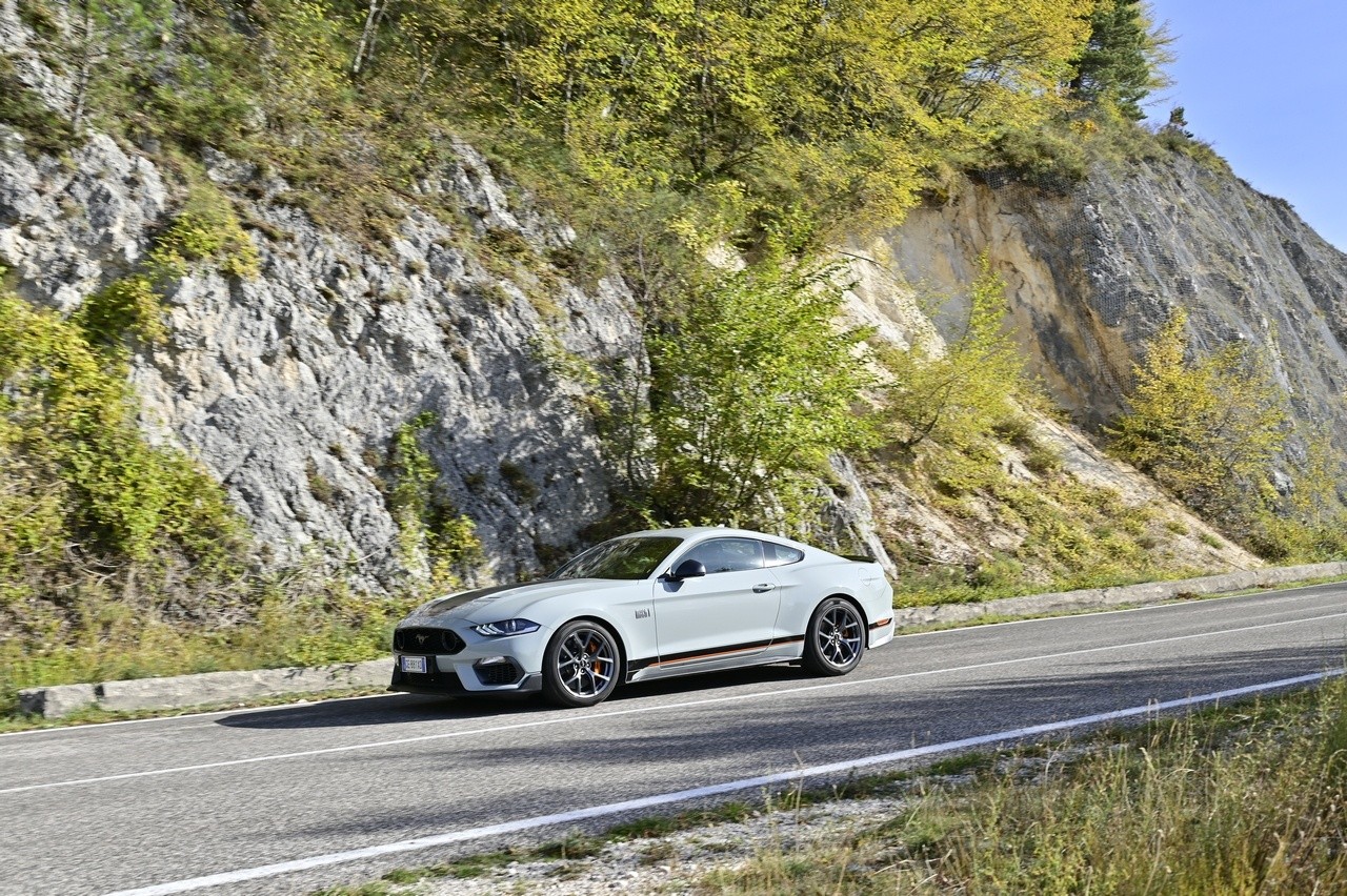 Ford Mustang Mach-1: la prova su strada