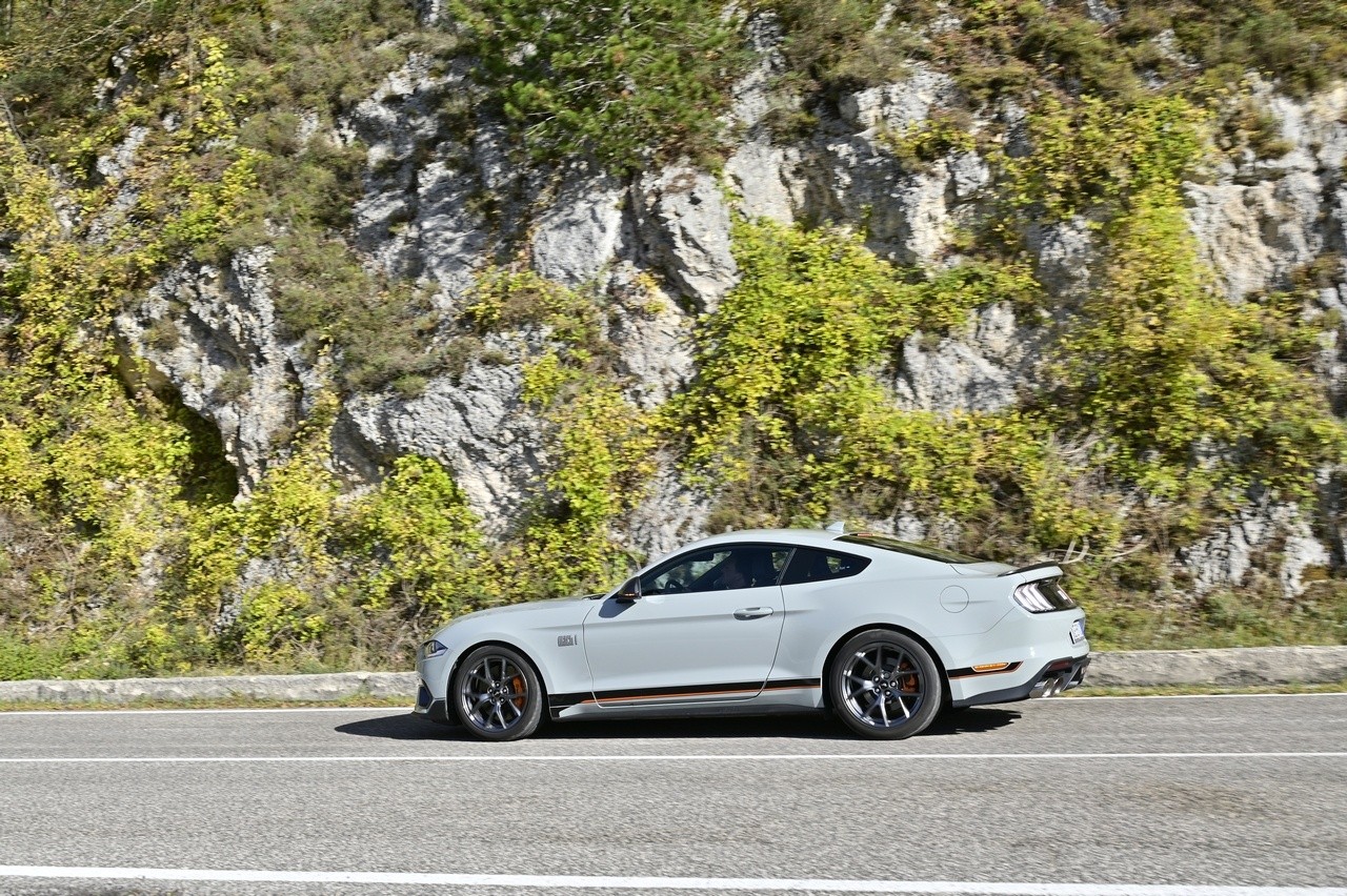 Ford Mustang Mach-1: la prova su strada