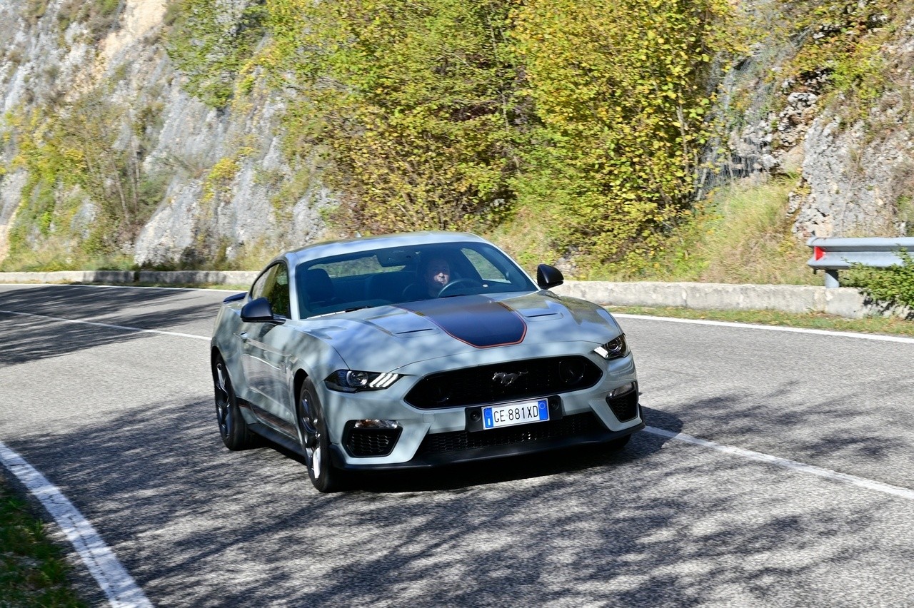 Ford Mustang Mach-1: la prova su strada