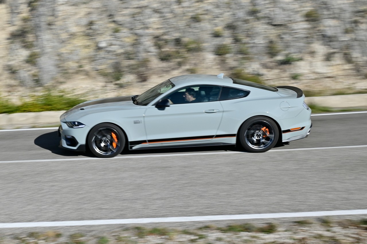 Ford Mustang Mach-1: la prova su strada