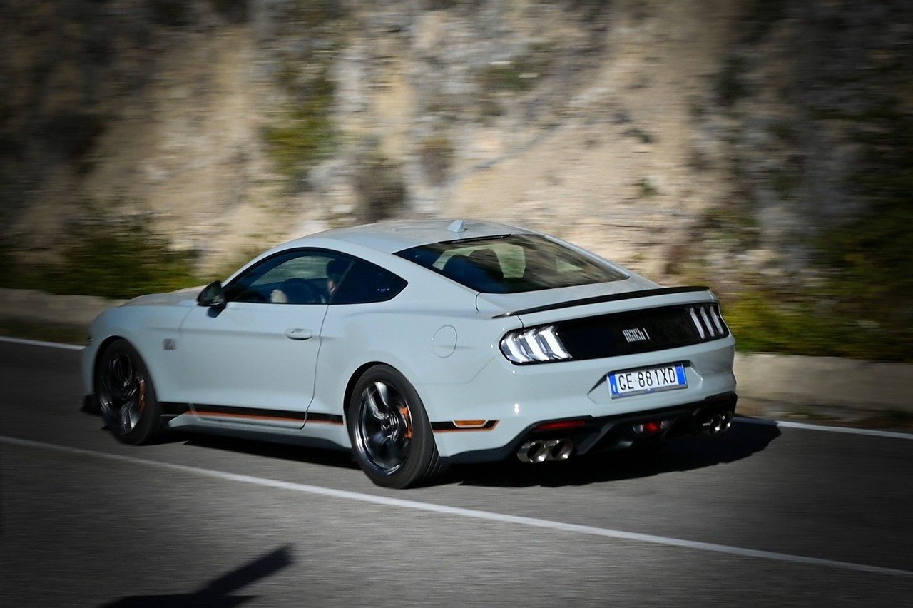 Ford Mustang Mach-1: la prova su strada