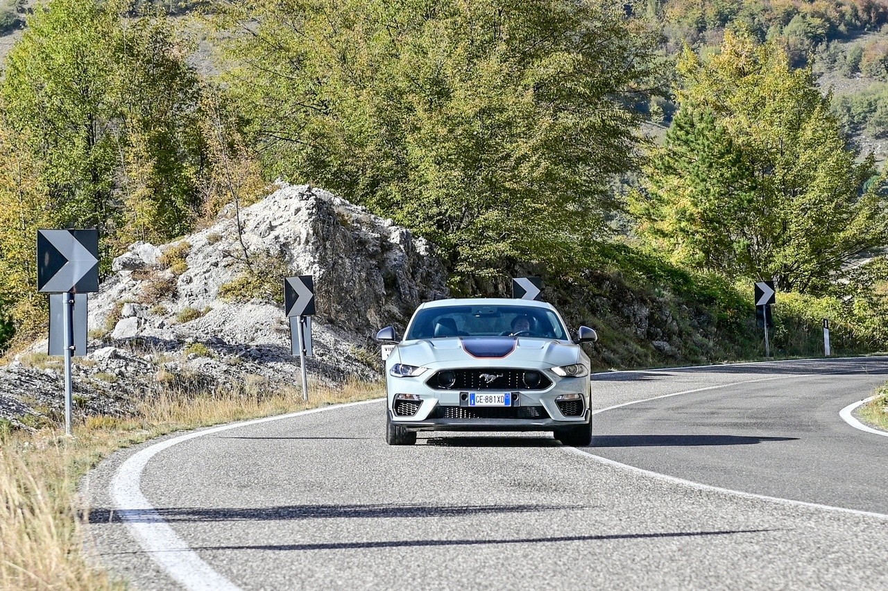 Ford Mustang Mach-1: la prova su strada