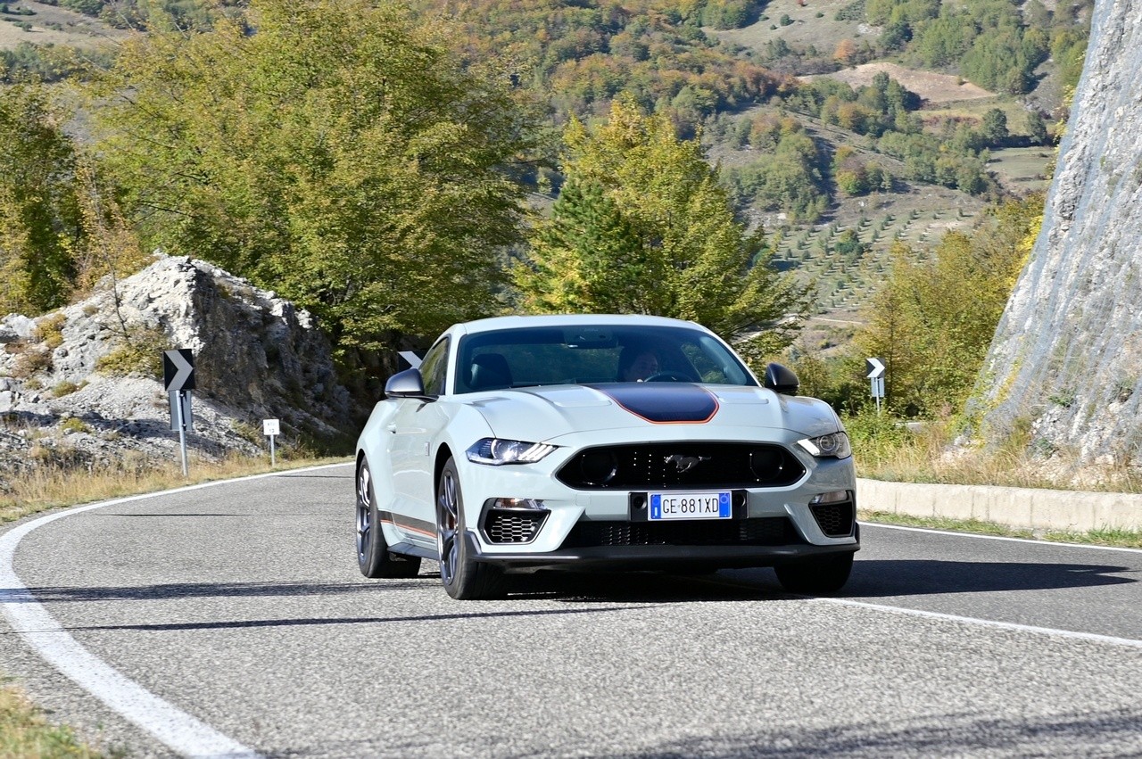 Ford Mustang Mach-1: la prova su strada