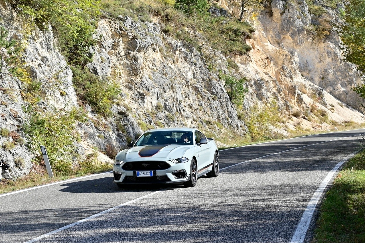 Ford Mustang Mach-1: la prova su strada