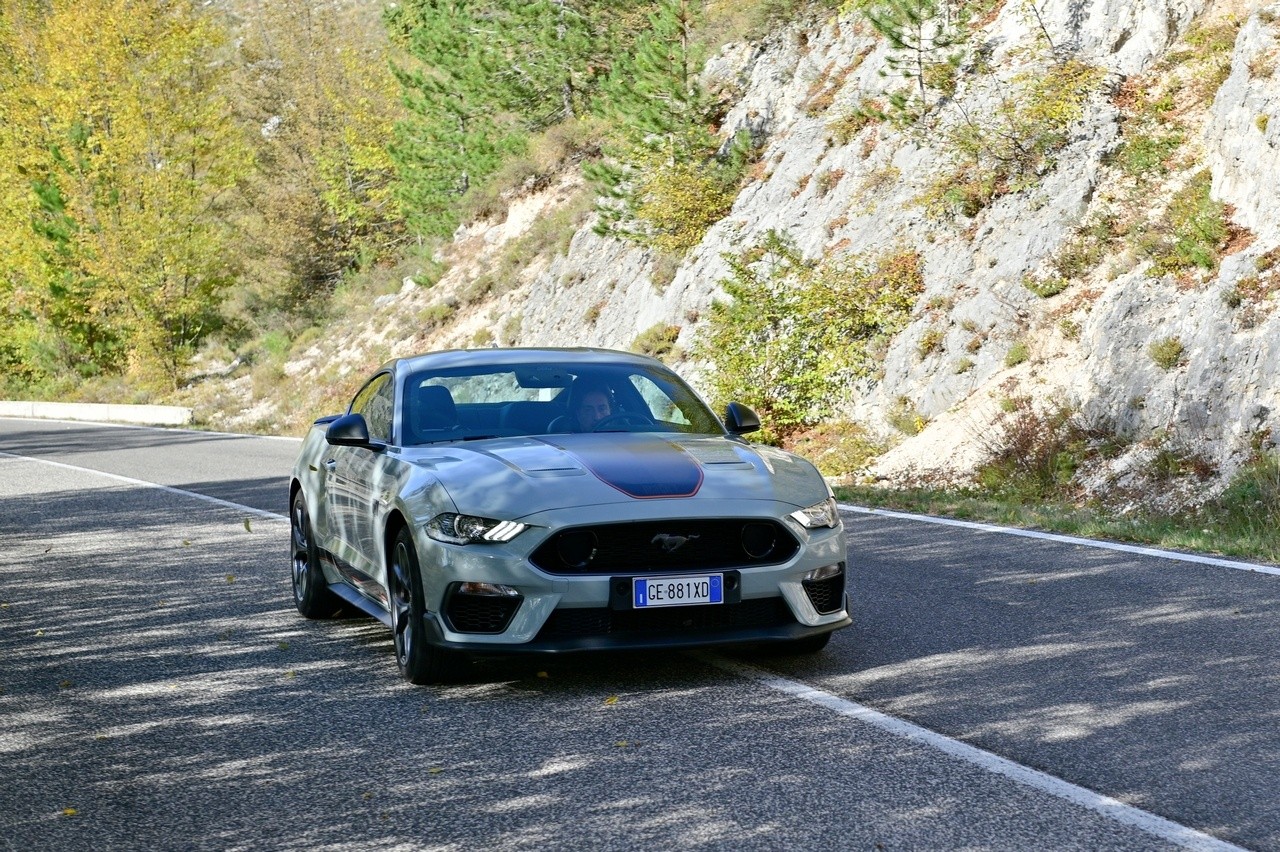 Ford Mustang Mach-1: la prova su strada