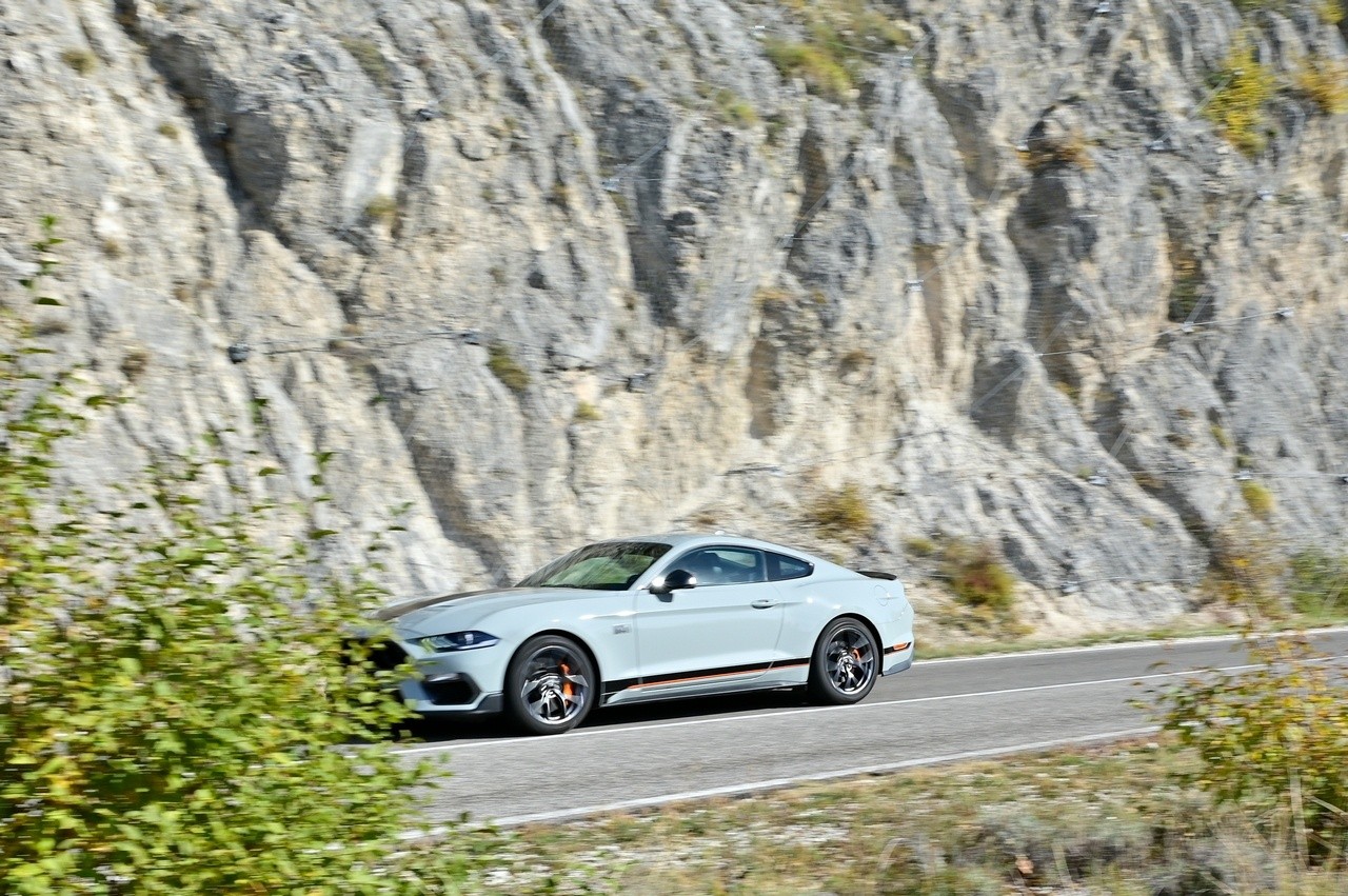 Ford Mustang Mach-1: la prova su strada