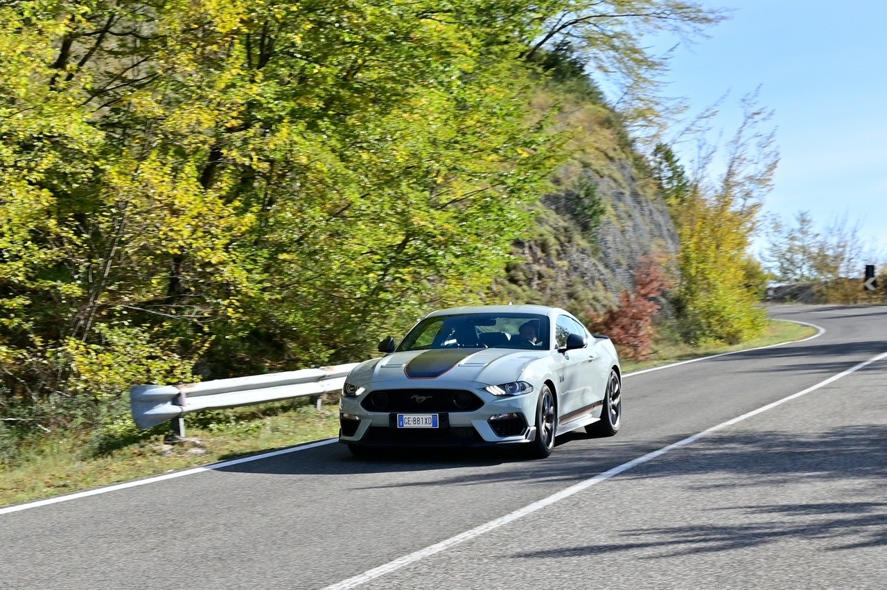 Ford Mustang Mach-1: la prova su strada