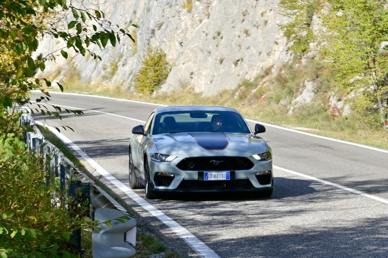 Ford Mustang Mach-1: la prova su strada