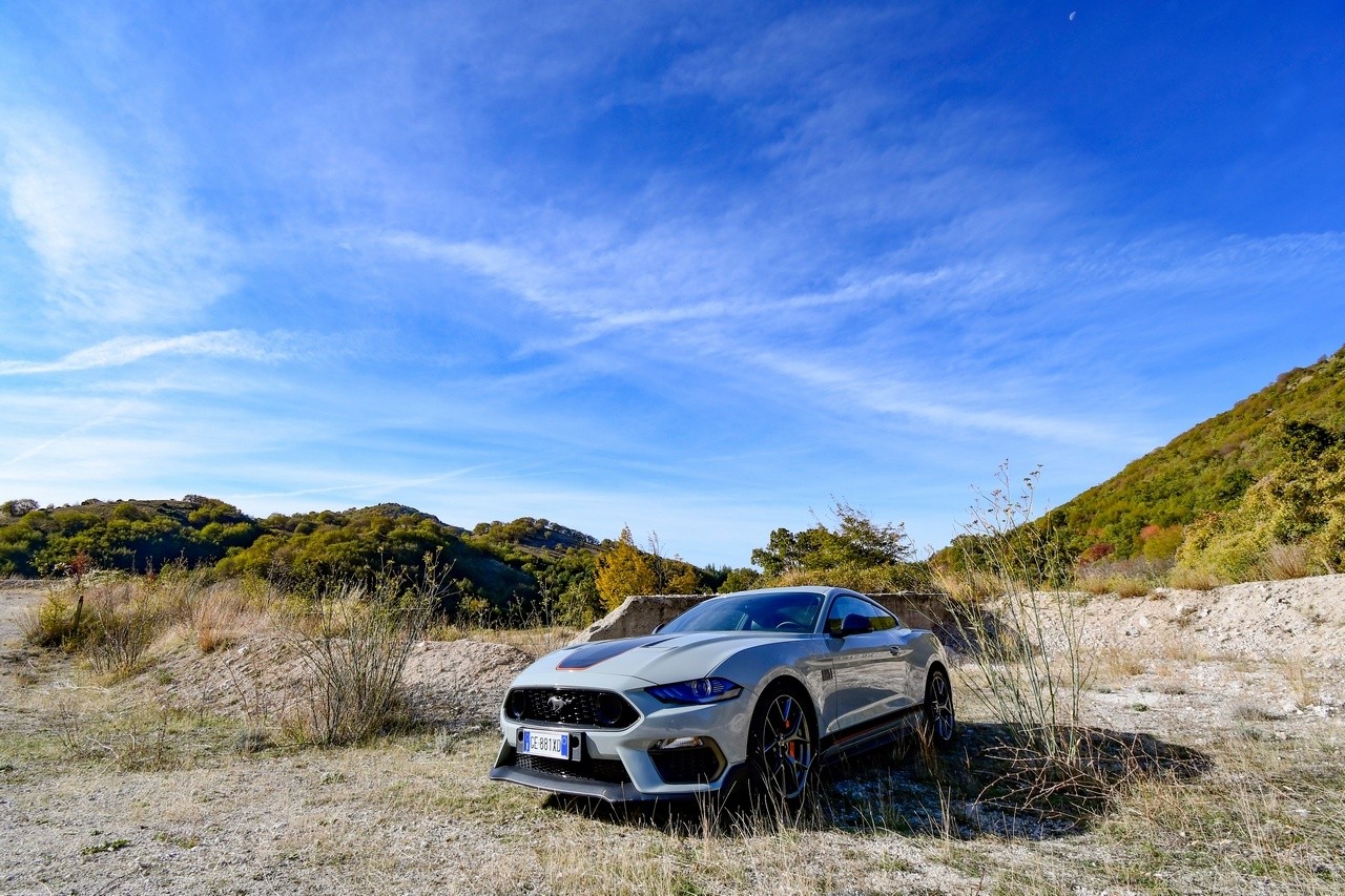 Ford Mustang Mach-1: la prova su strada