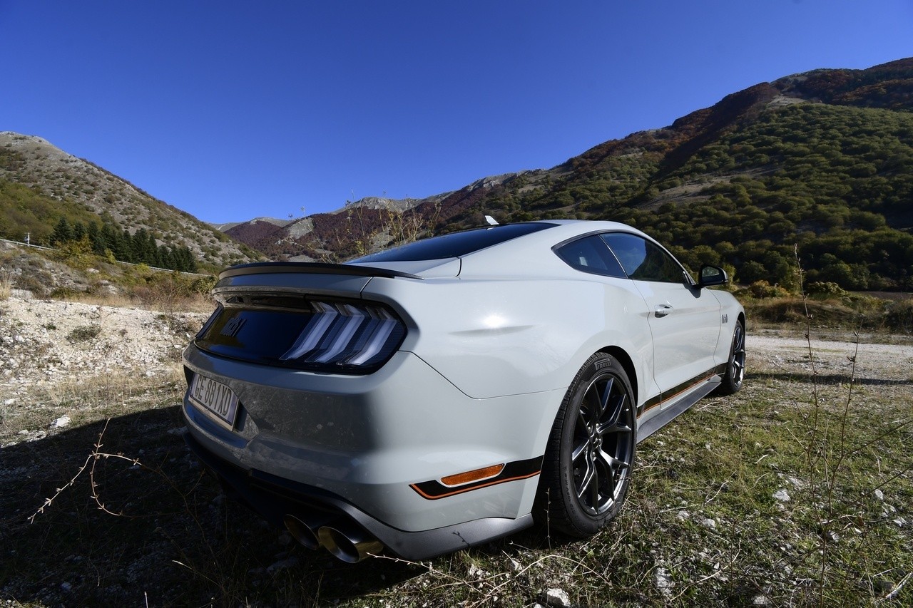 Ford Mustang Mach-1: la prova su strada