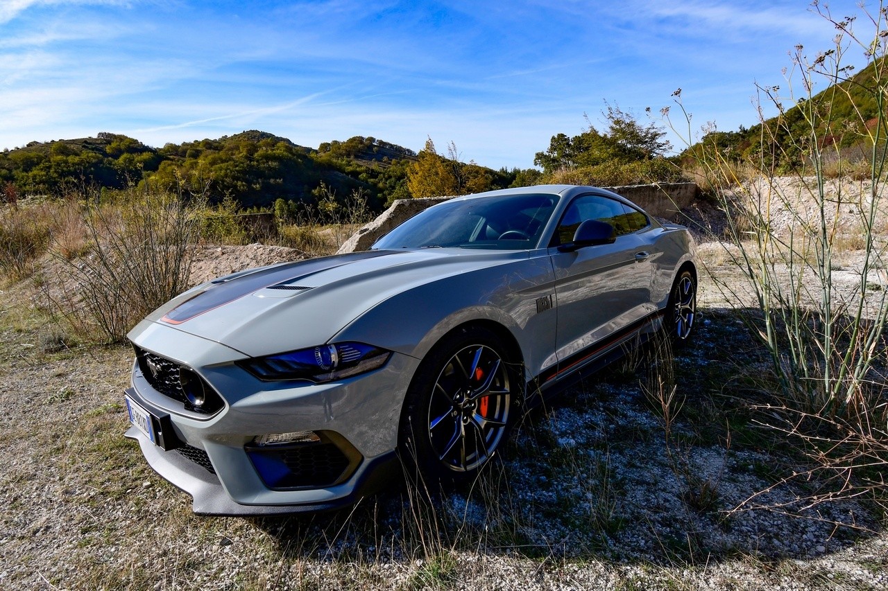 Ford Mustang Mach-1: la prova su strada