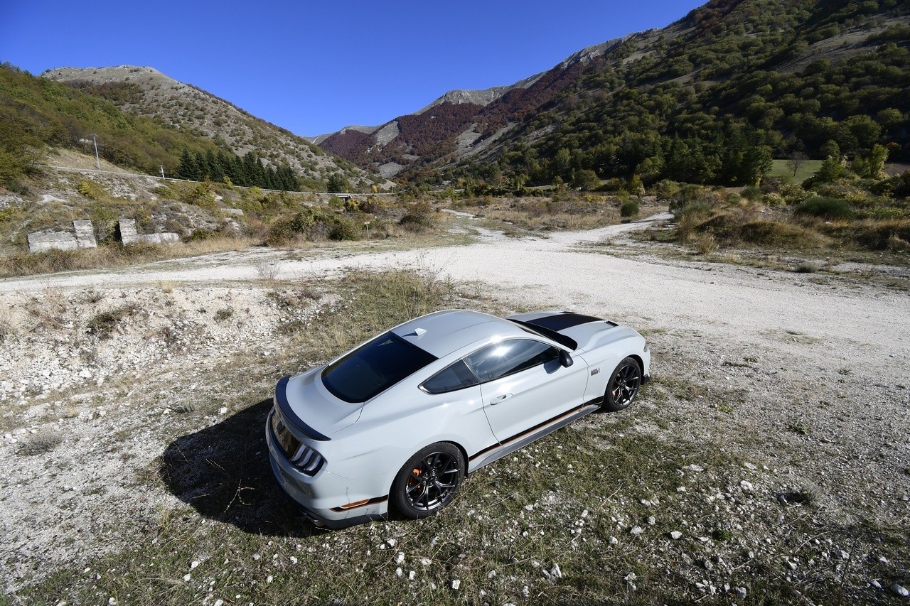 Ford Mustang Mach-1: la prova su strada