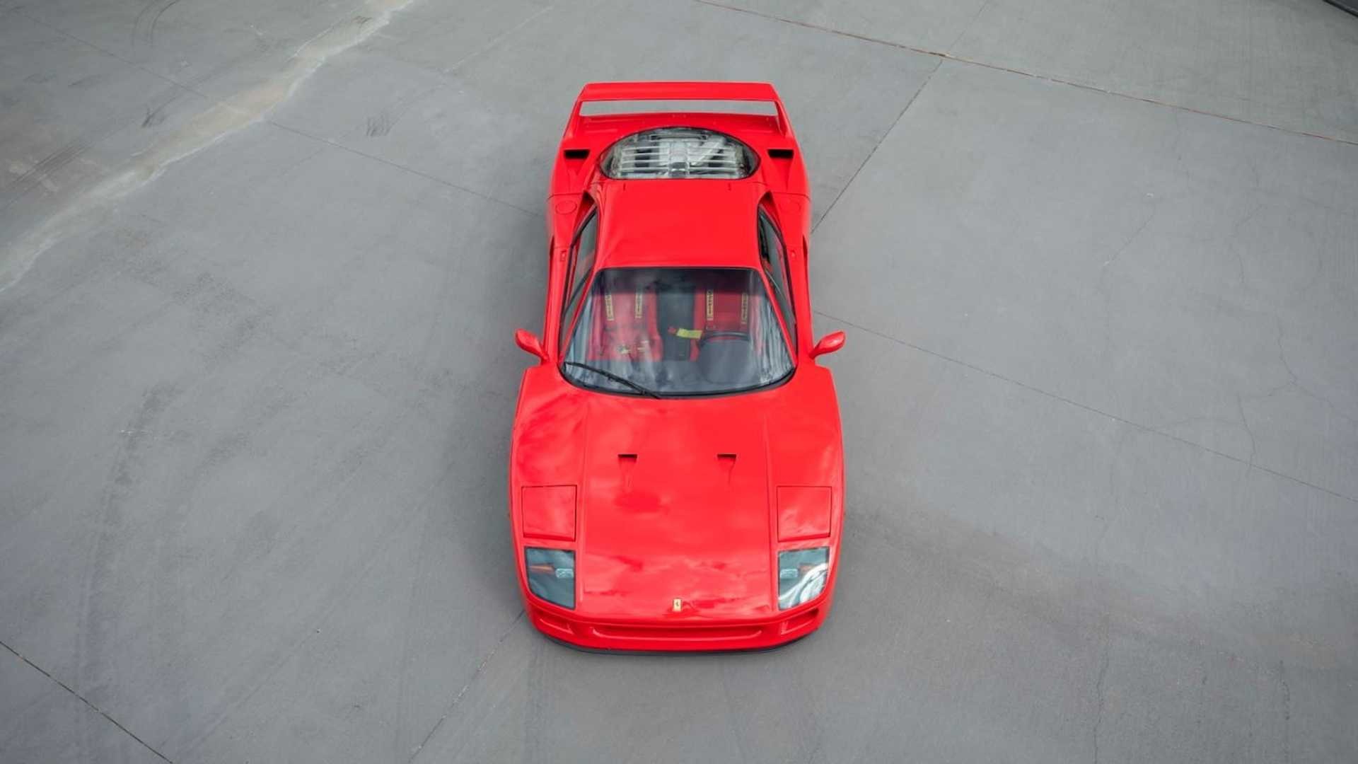 Ferrari F40 all'asta: le immagini