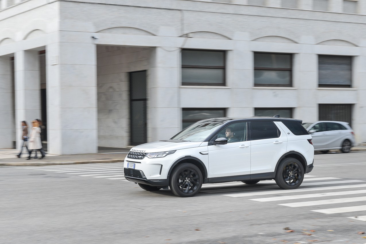 Land Rover Discovery Sport 2.0 TD4: la prova su strada