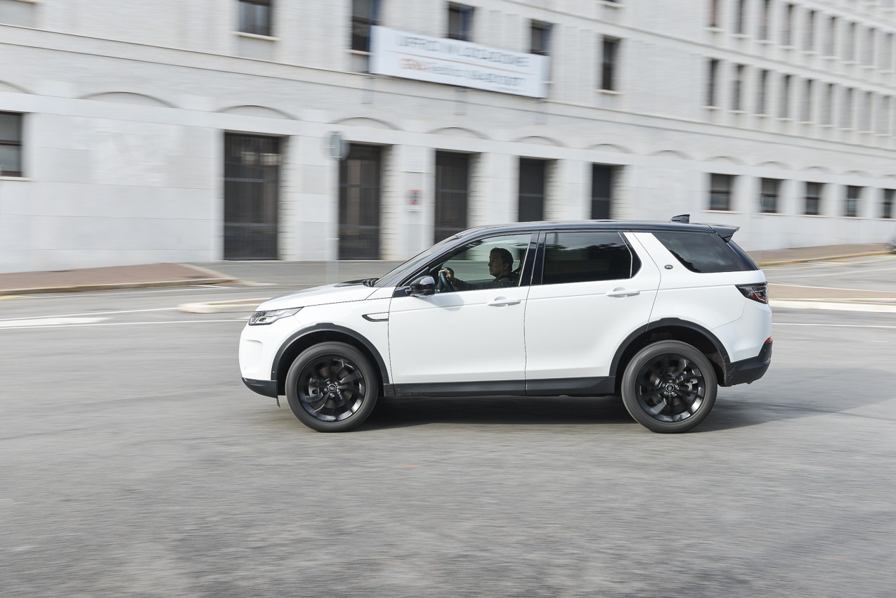 Land Rover Discovery Sport 2.0 TD4: la prova su strada