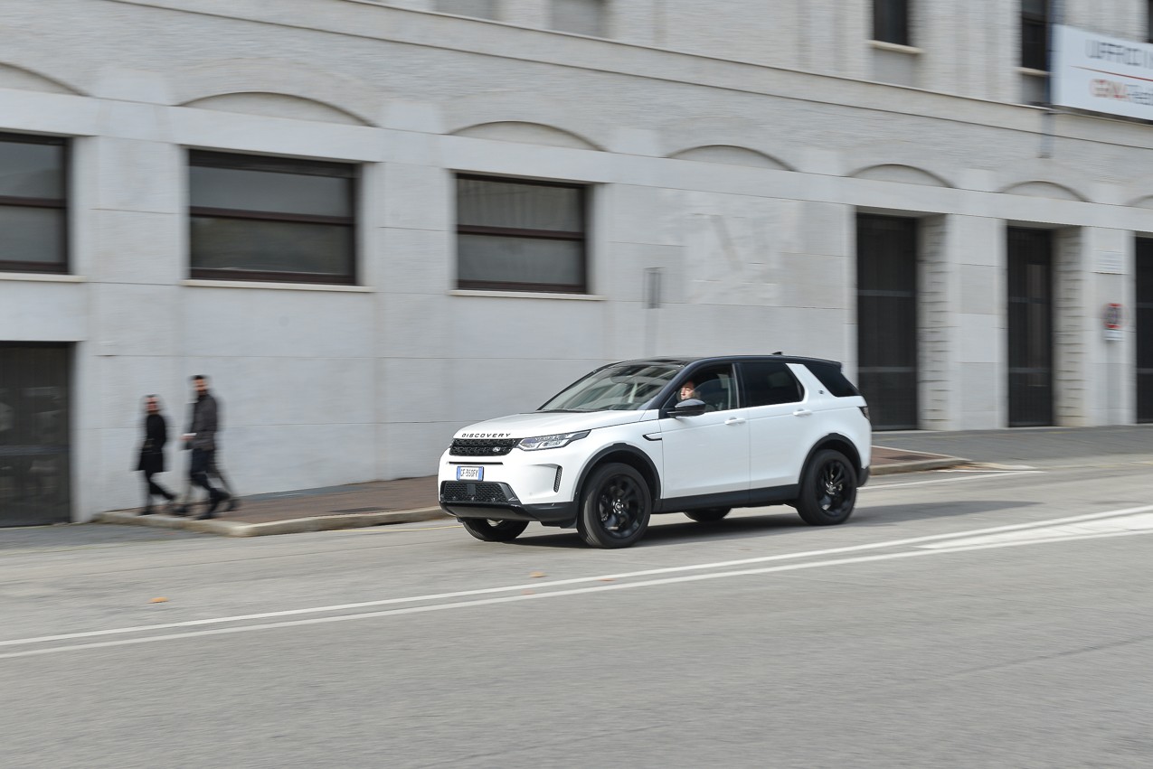 Land Rover Discovery Sport 2.0 TD4: la prova su strada