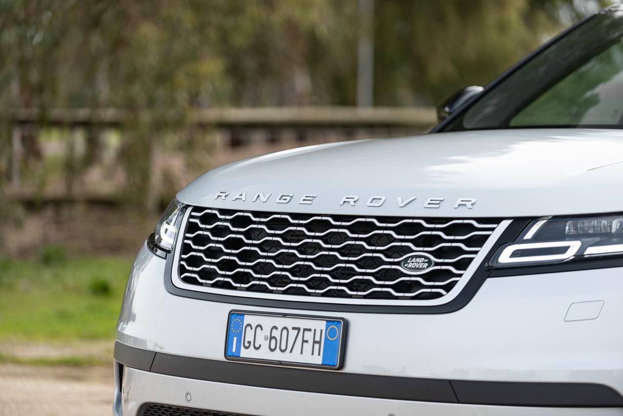 Range Rover Velar P400e: la prova su strada