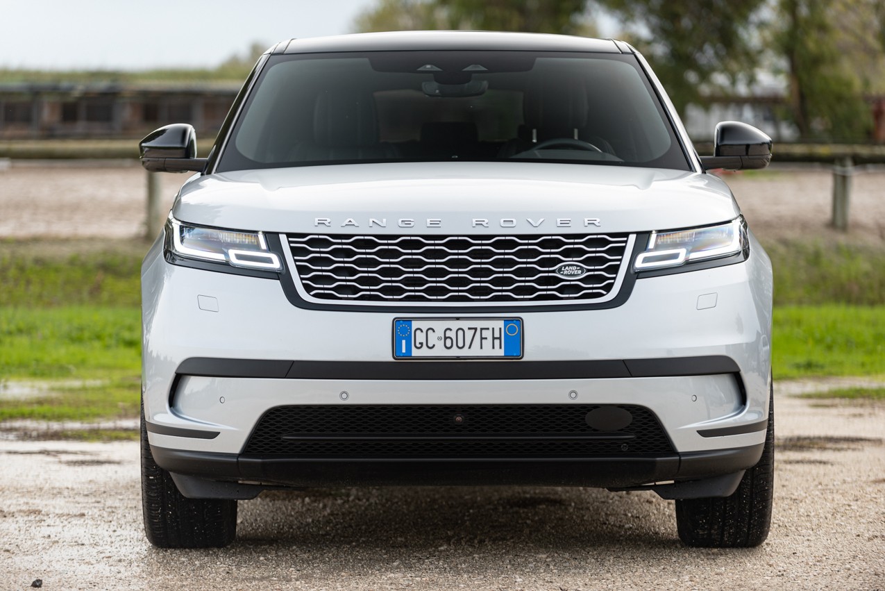 Range Rover Velar P400e: la prova su strada