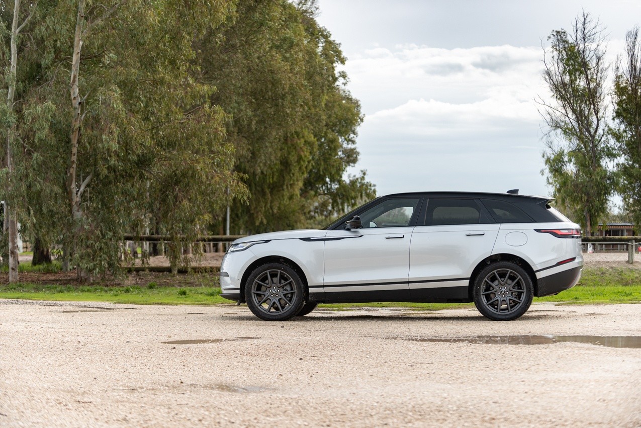 Range Rover Velar P400e: la prova su strada