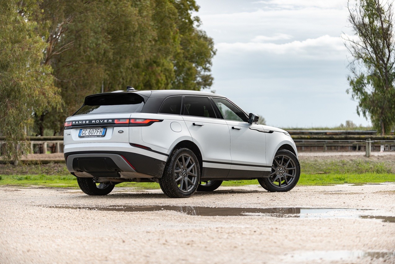 Range Rover Velar P400e: la prova su strada