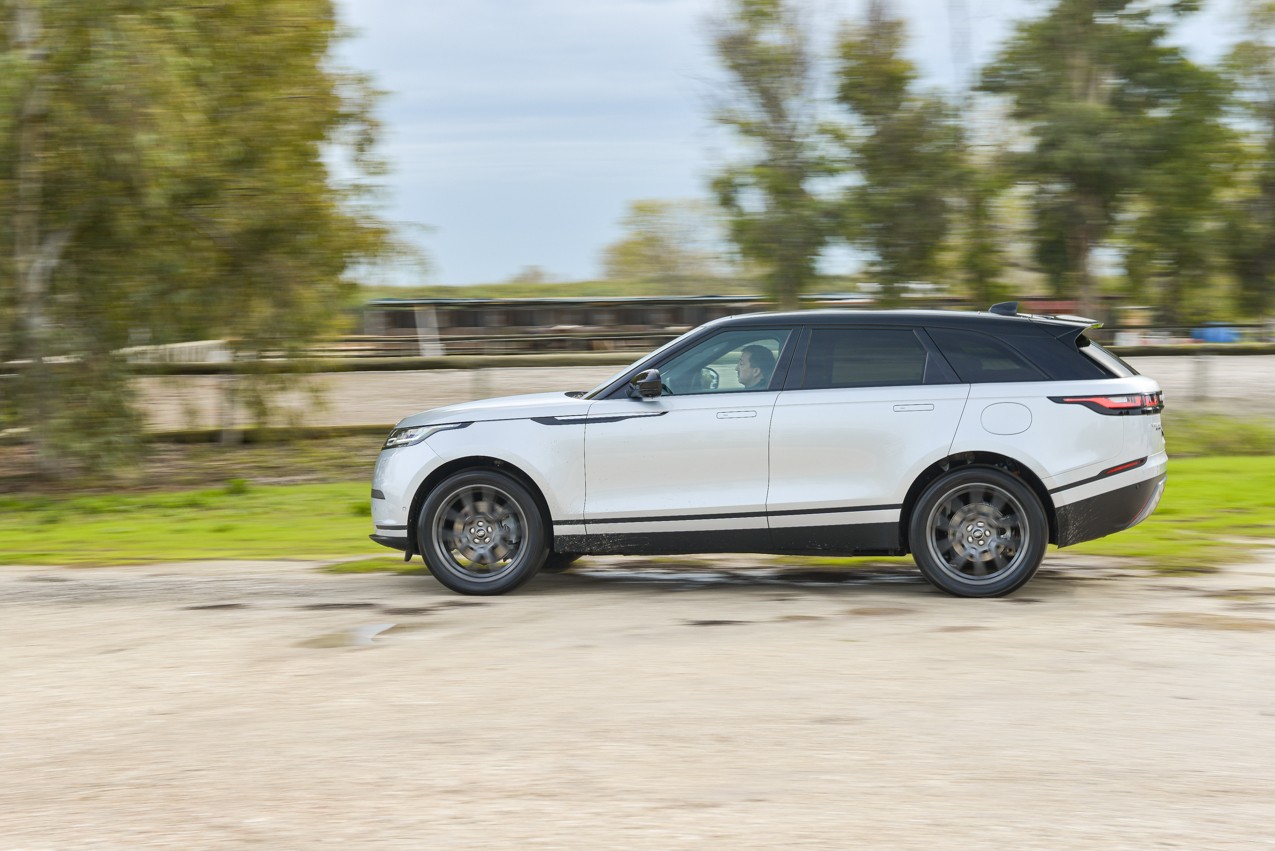 Range Rover Velar P400e: la prova su strada