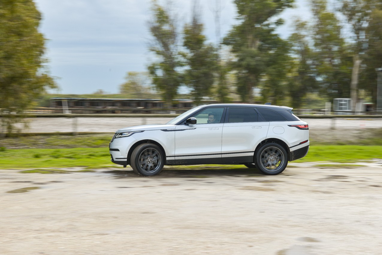 Range Rover Velar P400e: la prova su strada