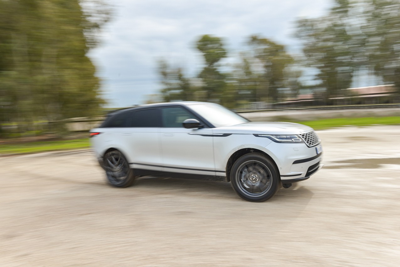 Range Rover Velar P400e: la prova su strada